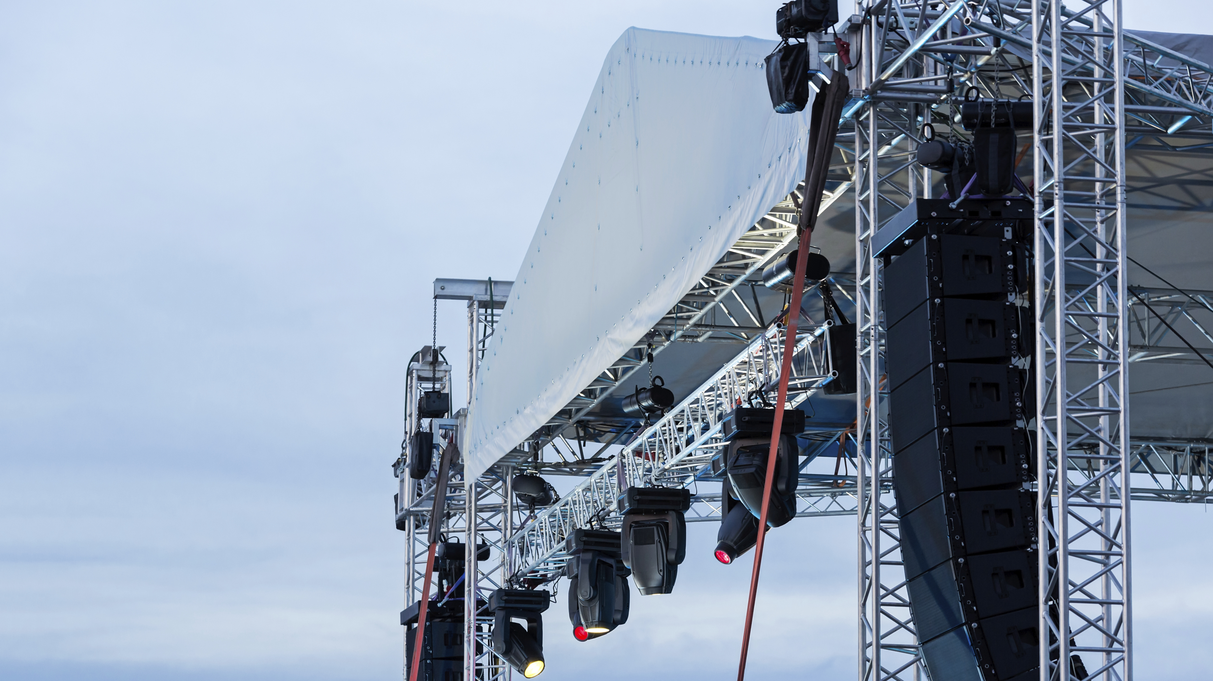 Mobile Concert Stages, Mascara