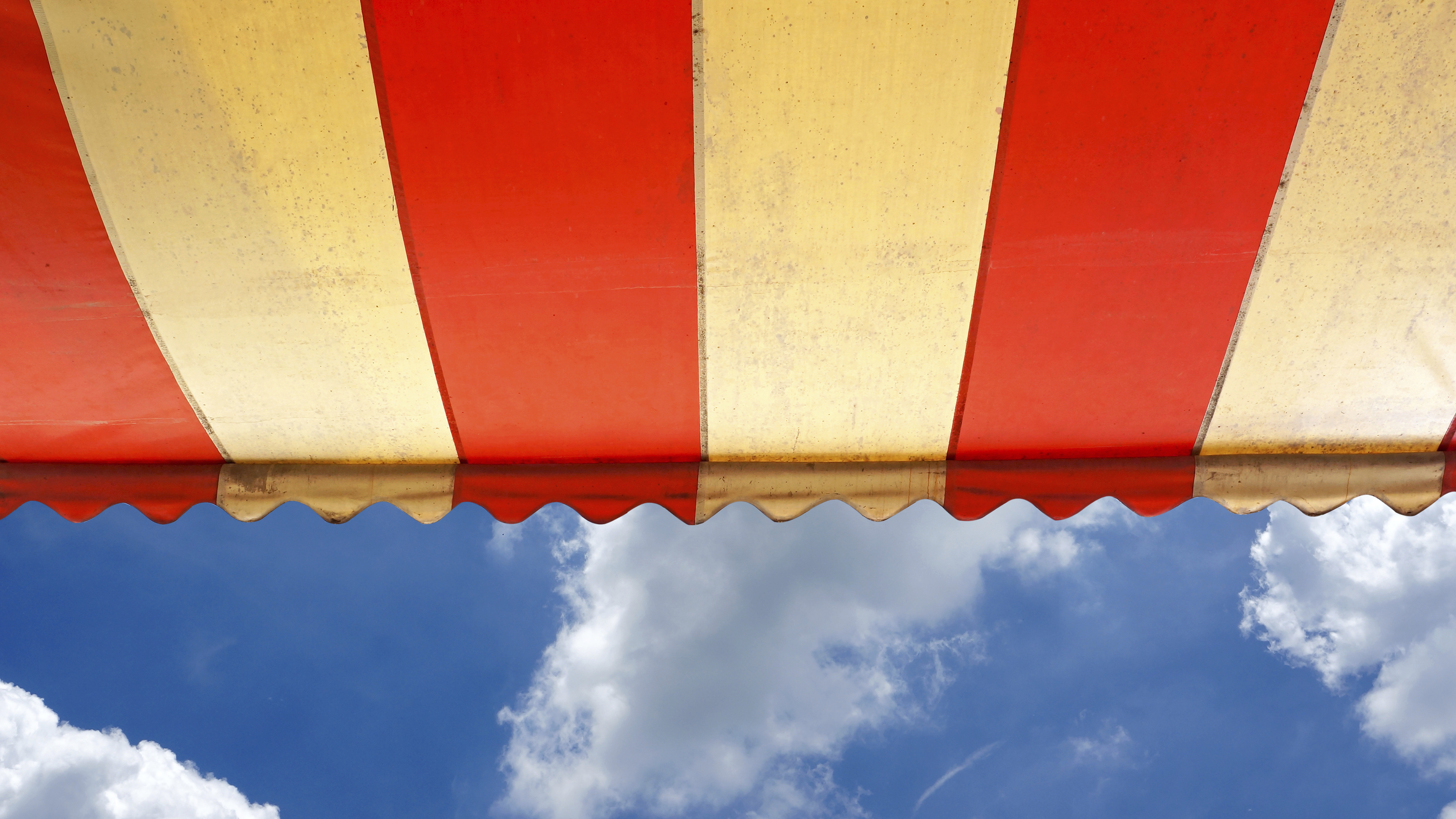 Wax Figures/Awnings/Sandwich Crackers