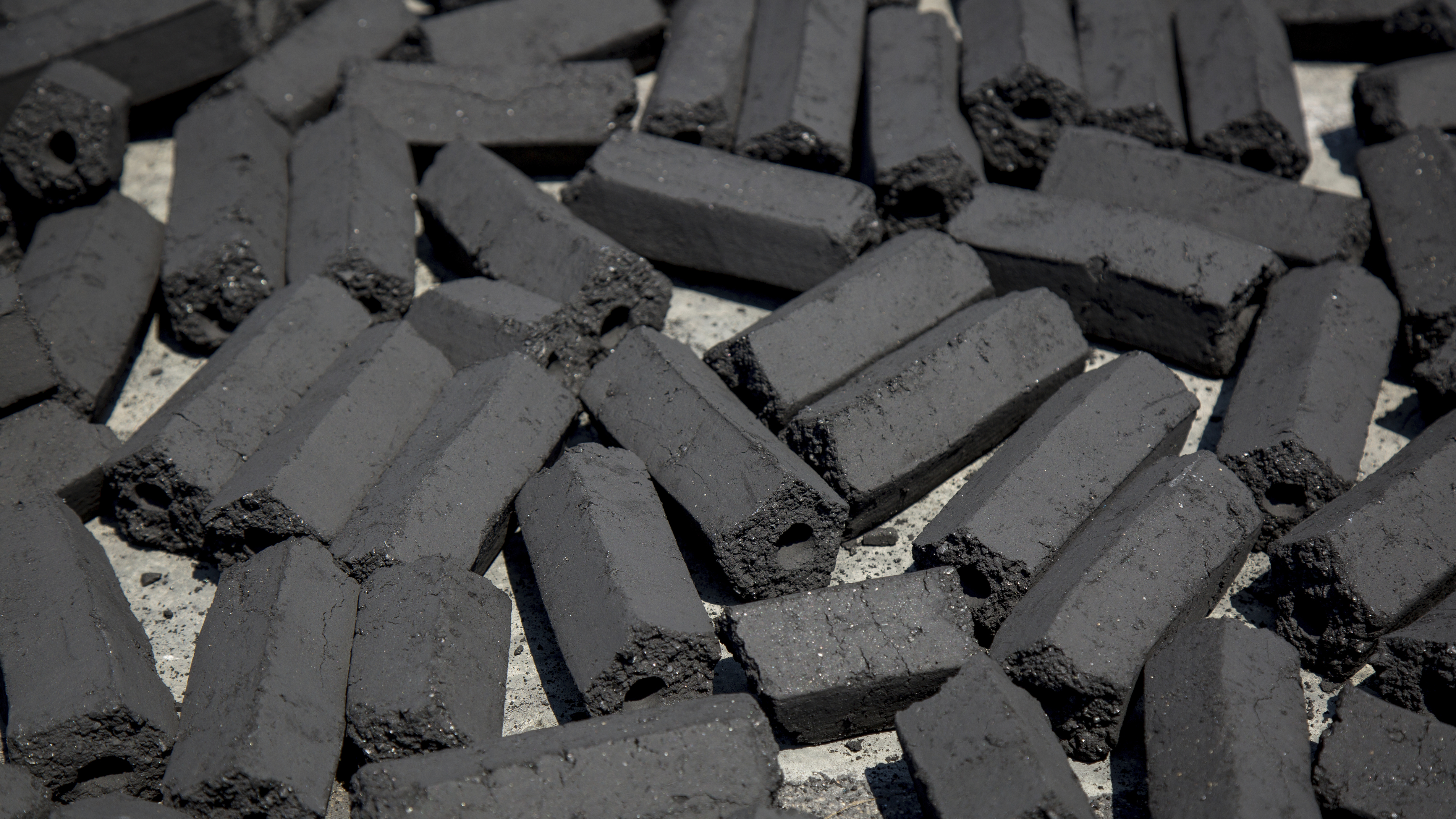 Coconut Charcoal, Dial Indicators